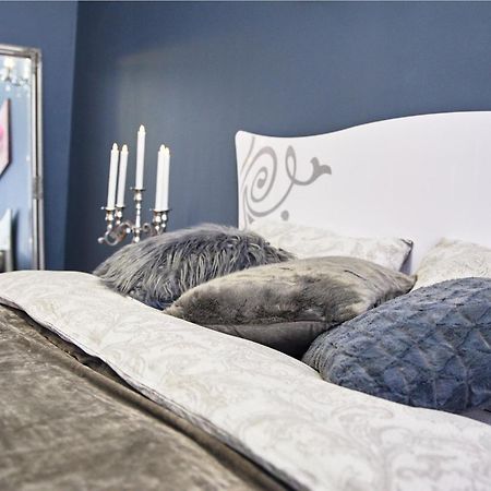 Designer Apartment In The Center Lviv Ngoại thất bức ảnh