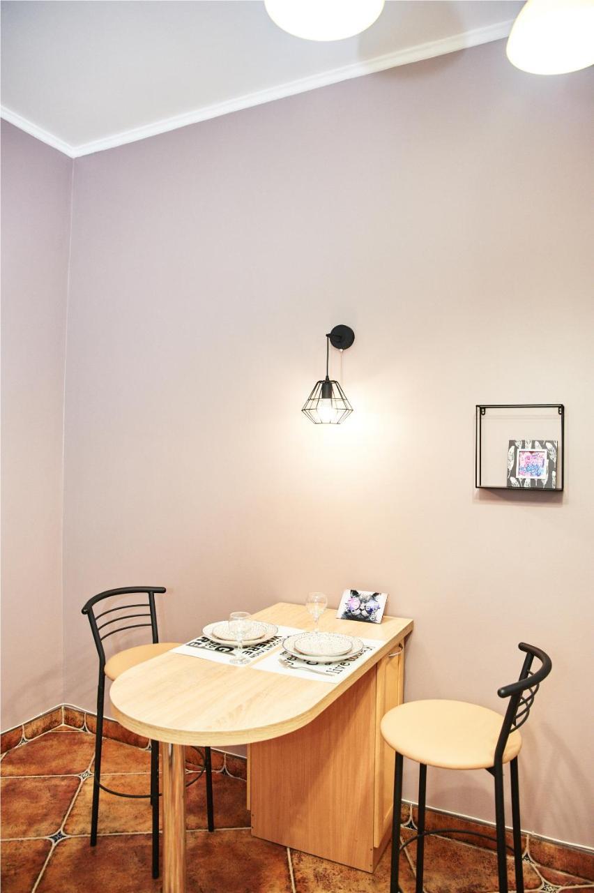 Designer Apartment In The Center Lviv Ngoại thất bức ảnh