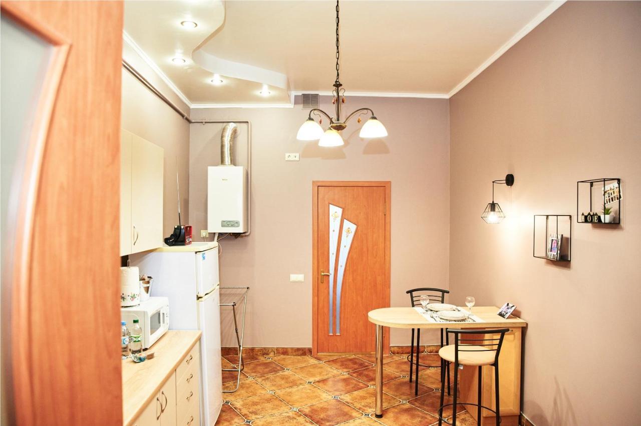Designer Apartment In The Center Lviv Ngoại thất bức ảnh